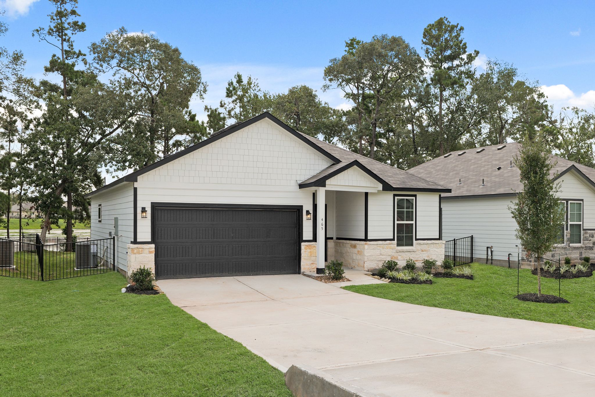 030106 465 Shoreview Drive