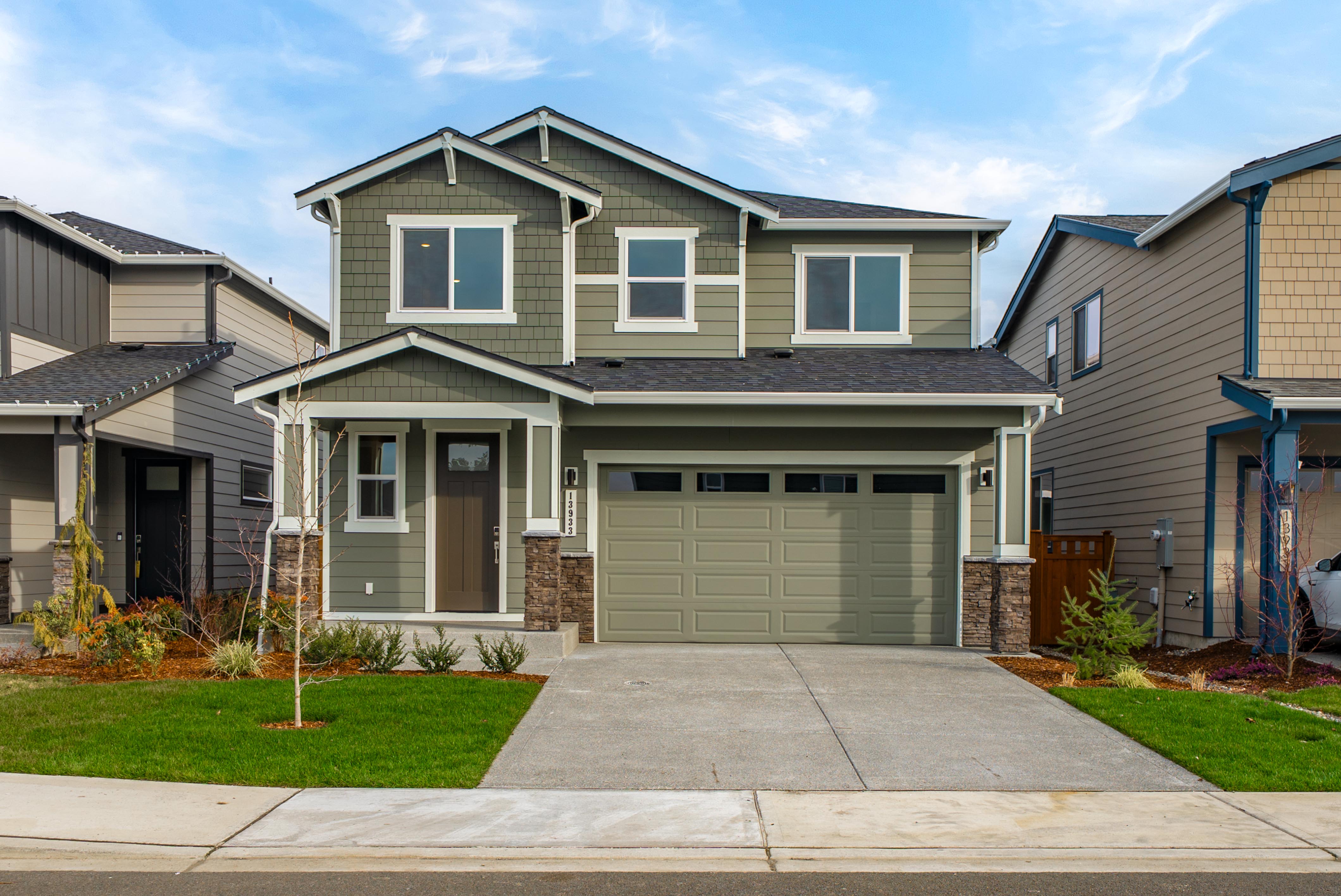 0068 13933 178TH STREET CT E