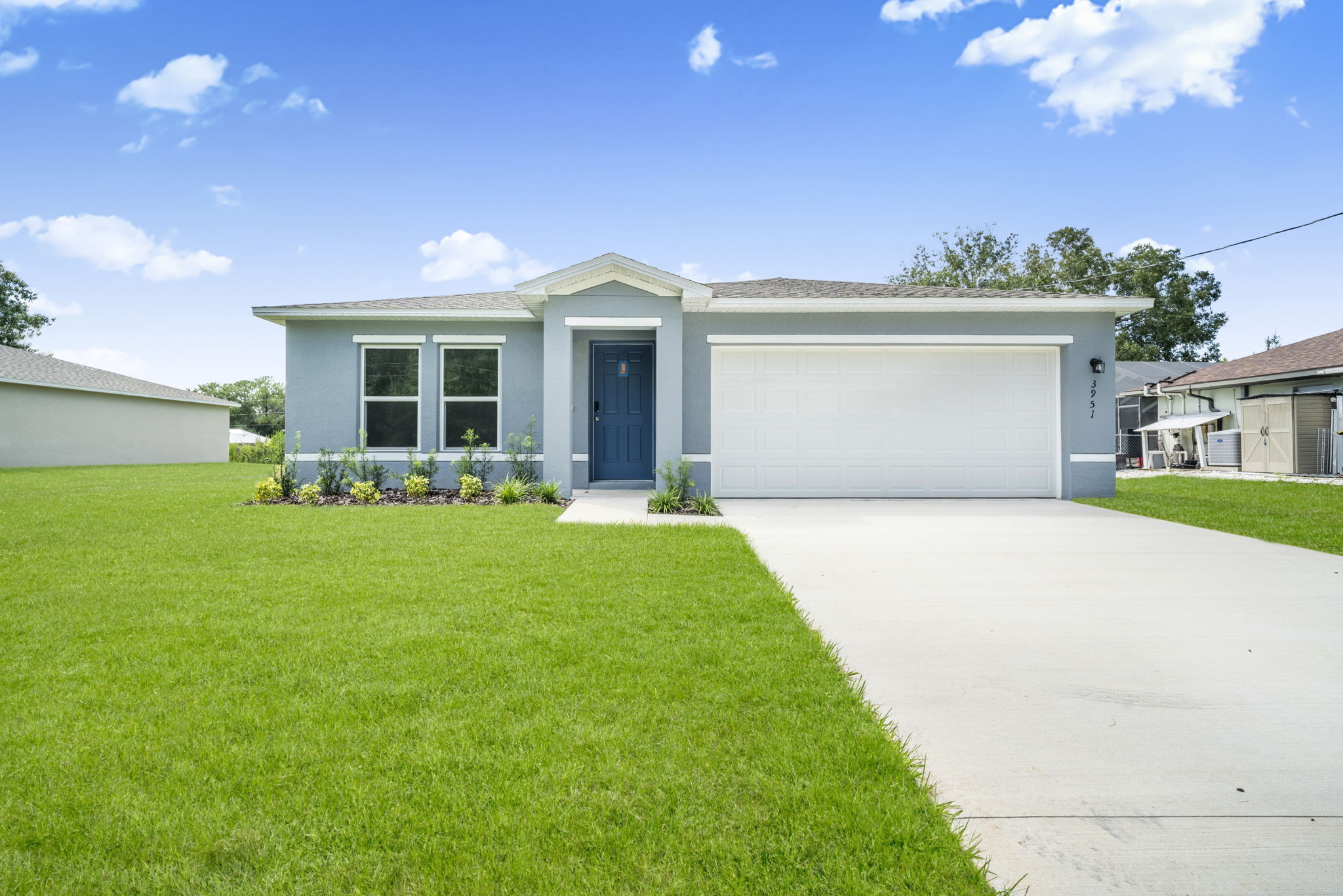 5628 3951 Durango Ave